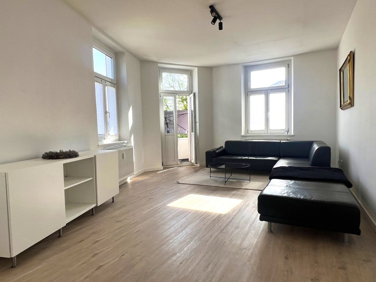 ++ TOLLE, MÖBLIERTE ALTBAUWOHNUNG  IN MERSCHEID ++