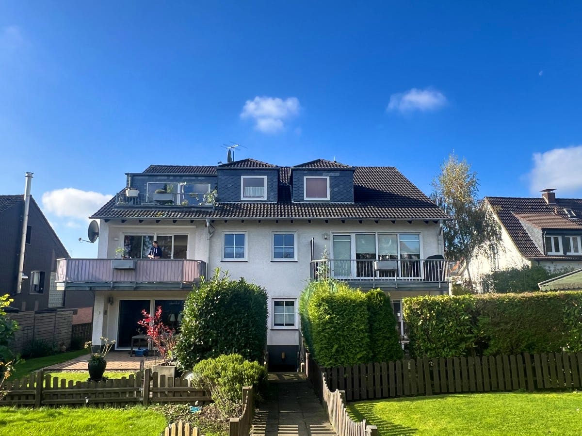 ++ VERMIETETE
EIGENTUMSWOHNUNG MIT GARTEN UND BALKON UND GARAGE ++