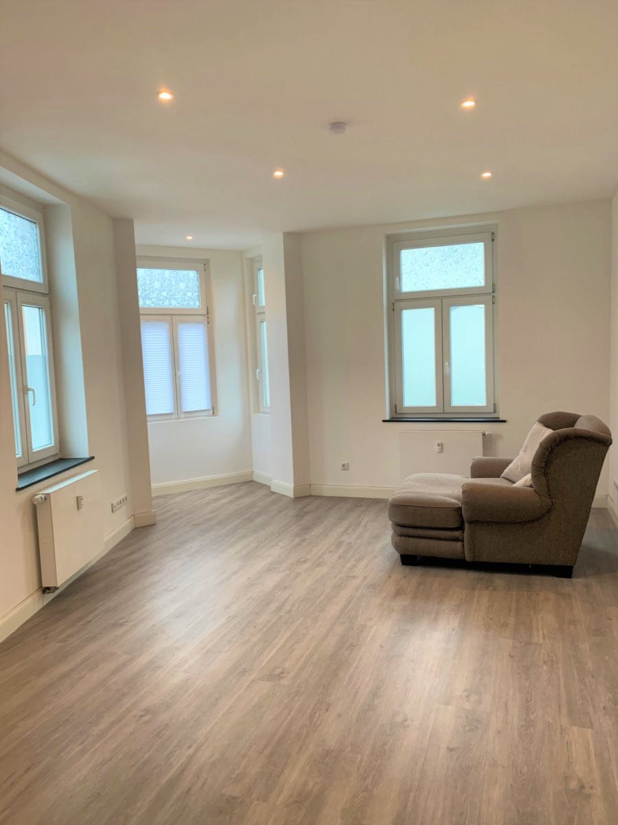 ++ SCHÖNE ALTBAUWOHNUNG  IN MERSCHEID ++