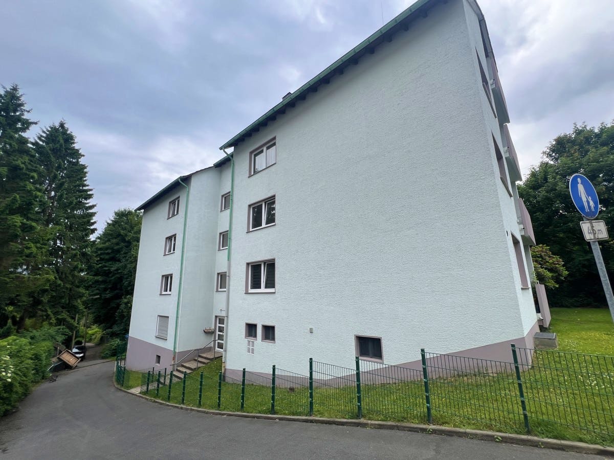 ++ WBS ERFORDERLICH - Wohnung mit Einbauküche und Balkon ++
