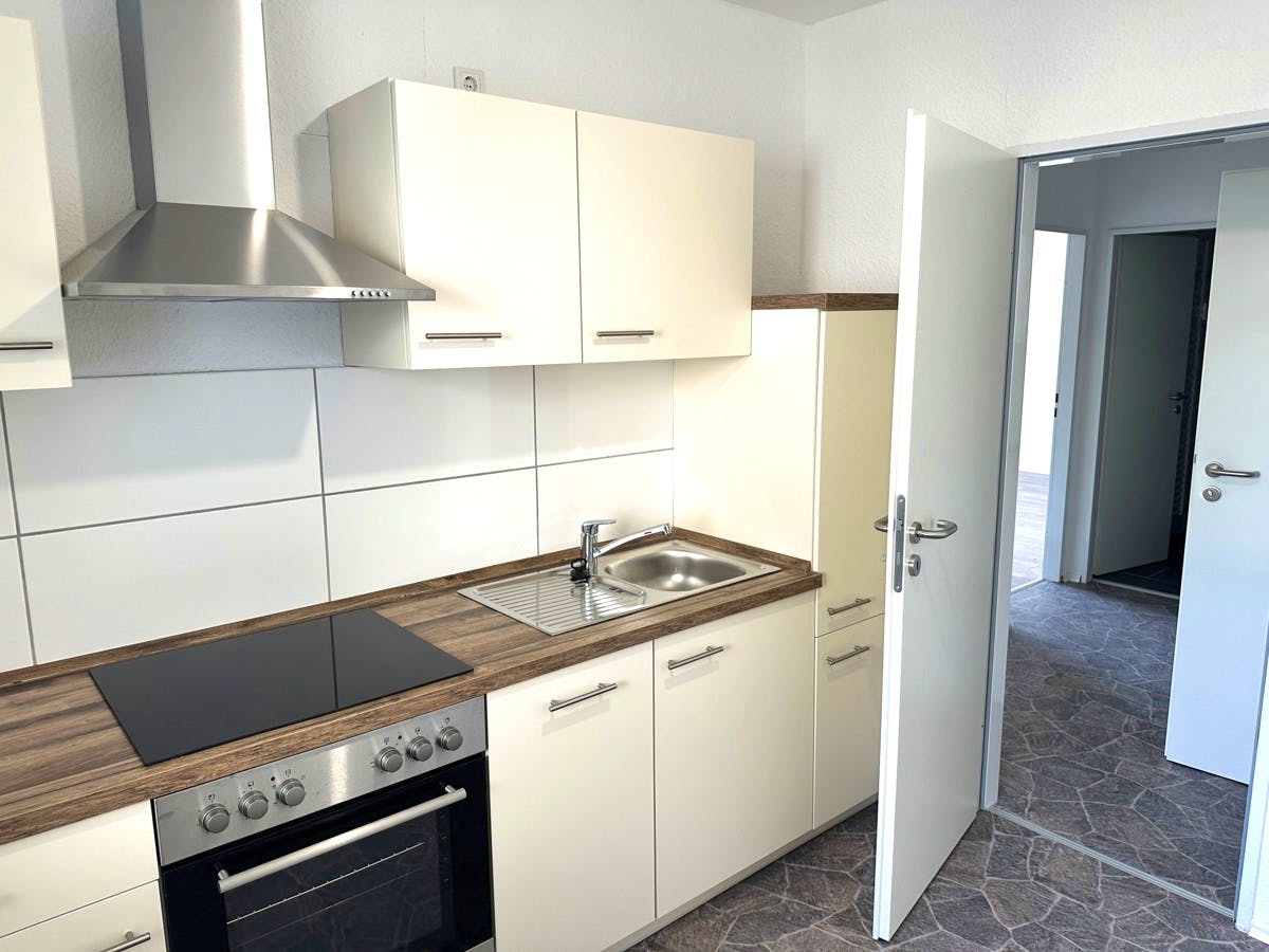 ++ WBS ERFORDERLICH - GEMÜTLICH mit Einbauküche und Balkon ++