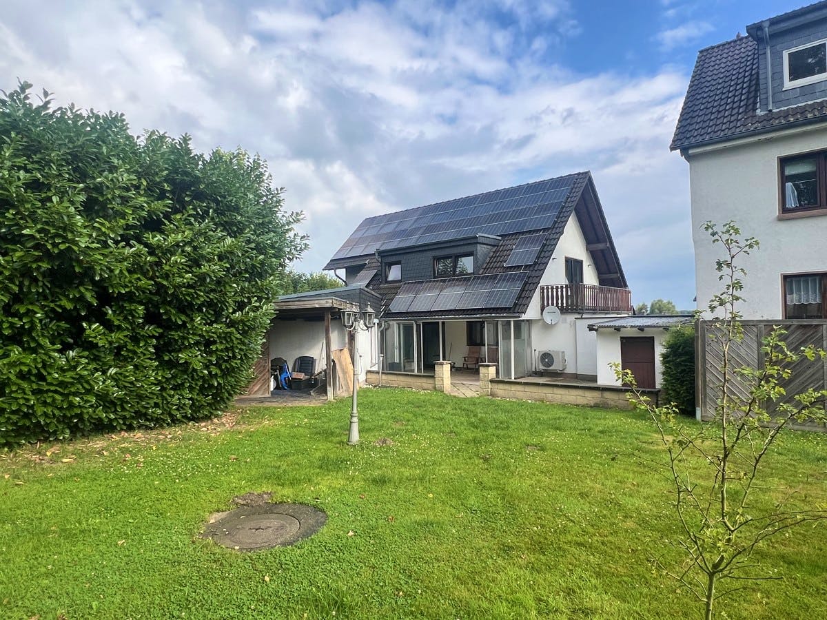 ++ FREISTEHENDES HAUS und GARAGE IN LEICHLINGEN ++